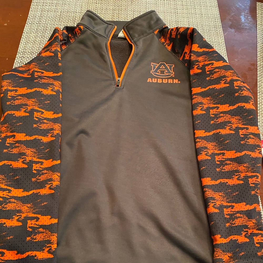 Authentic Auburn Tigers sweatshirt.  Really warm!